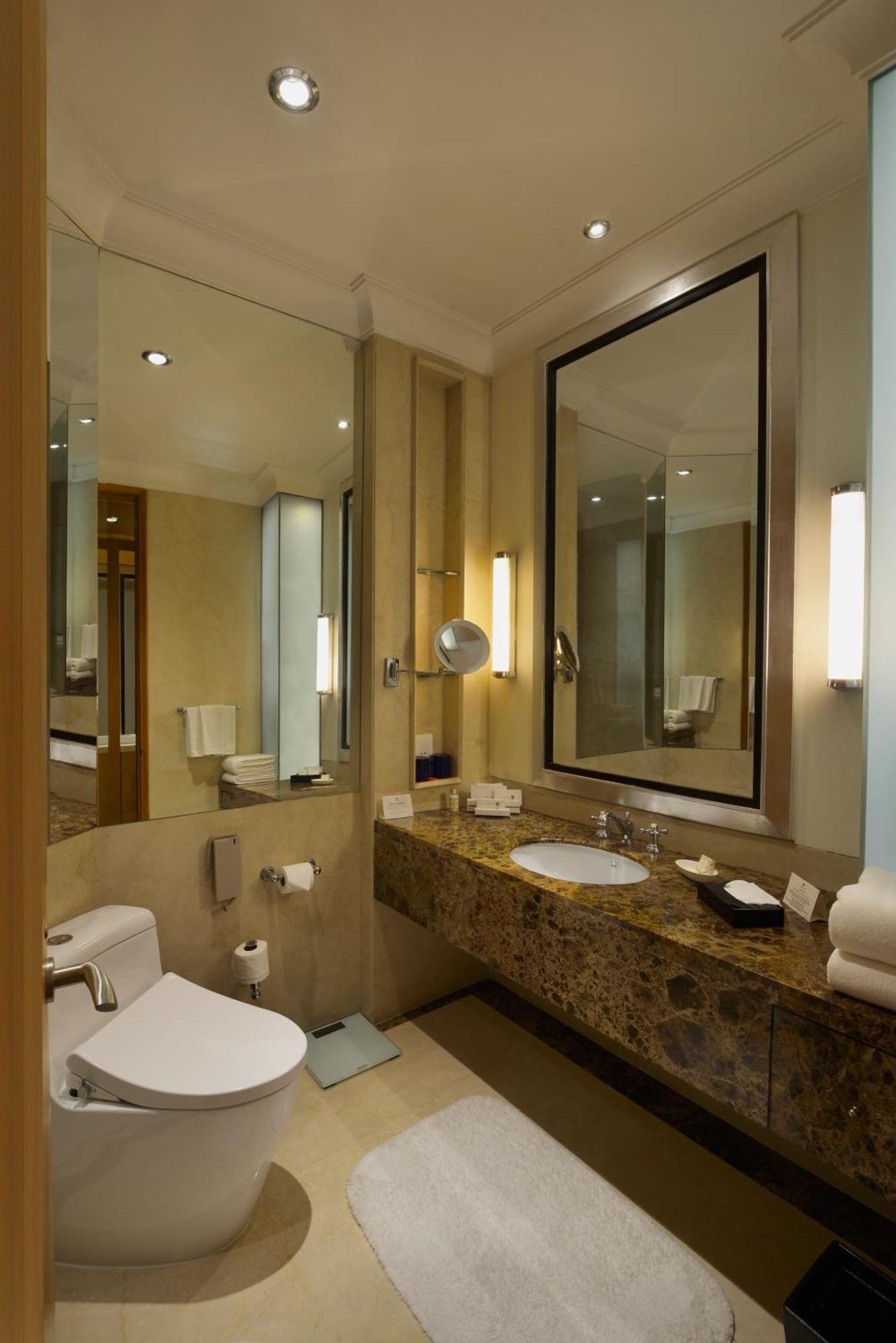 Готель Trident Ґурґаон Екстер'єр фото Bathroom